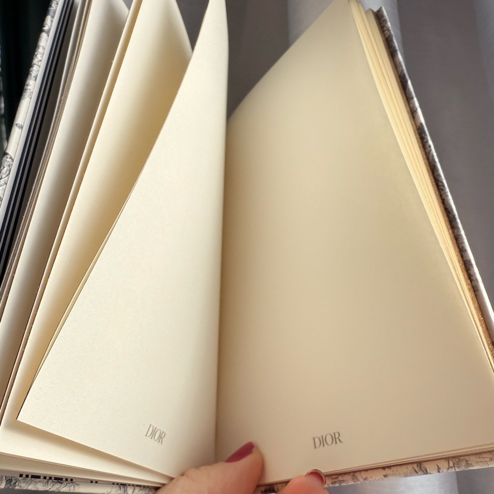 Dior Jungle Notebook - Picture 4 of 7